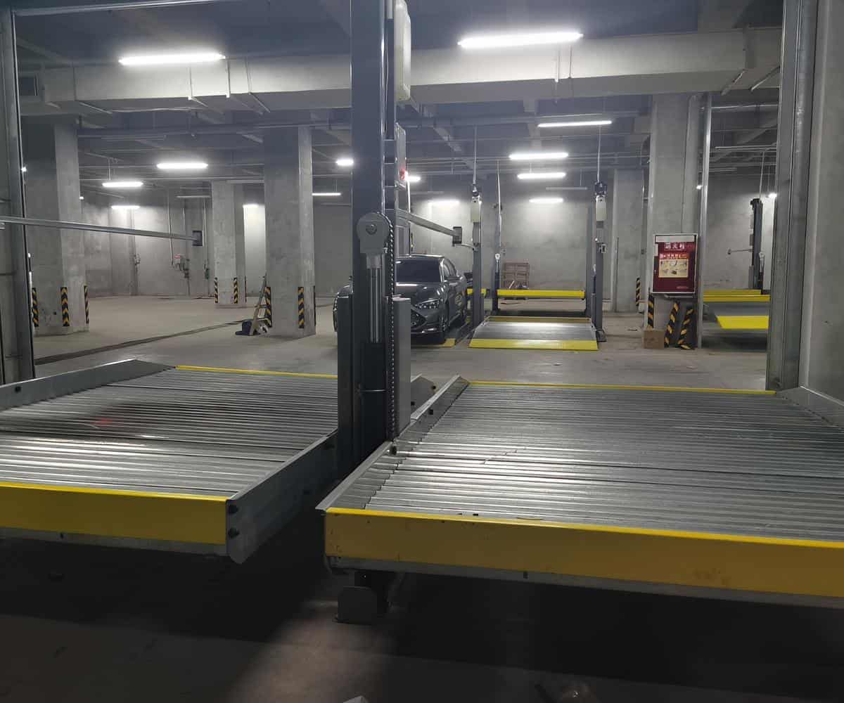8成新立体车库停车设备出租出售